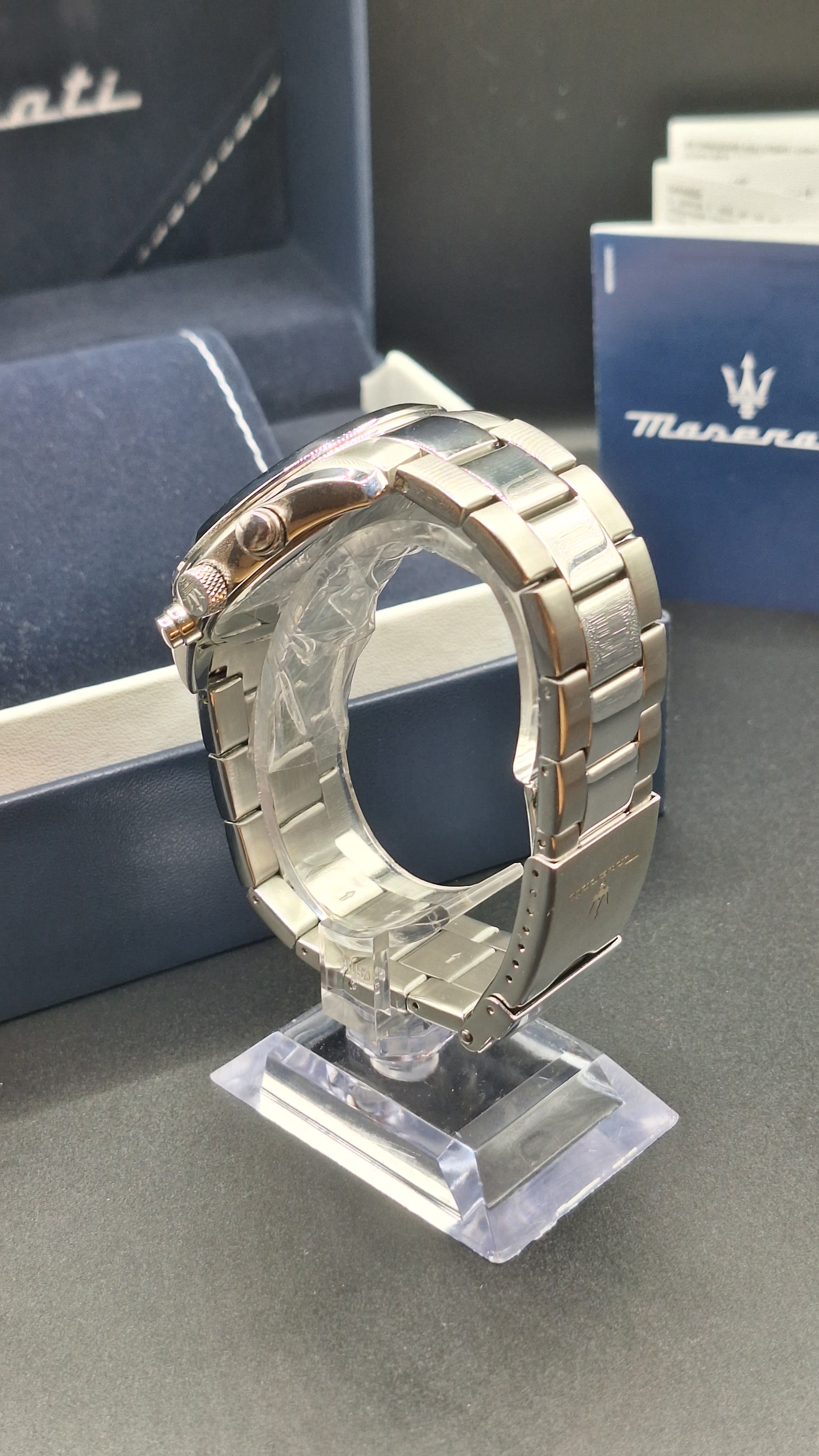 Maserati Attrazione Mens Silver Watch With Blue Dial - R8853151005