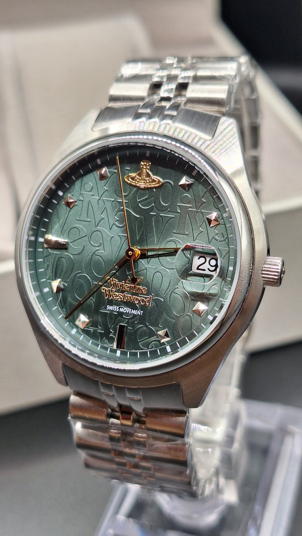 Vivienne Westwood Womens Camberwell Silver Watch With Green Dial - VV261GRSL