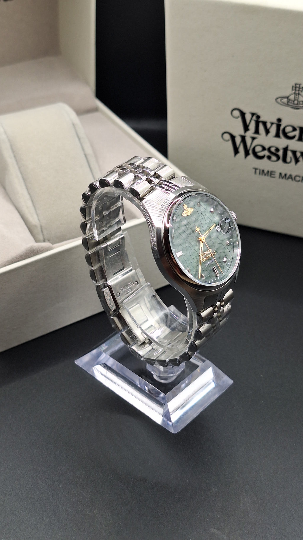 Vivienne Westwood Womens Camberwell Silver Watch With Green Dial - VV261GRSL