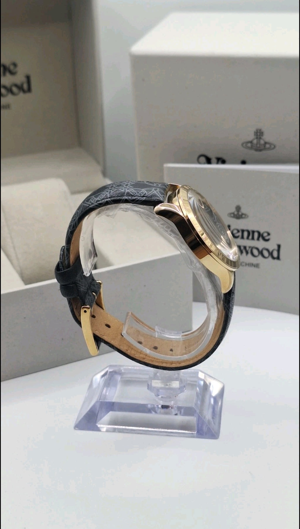 Vivienne Westwood Berkeley Womens Black Watch With Leather Strap - VV268GDBK
