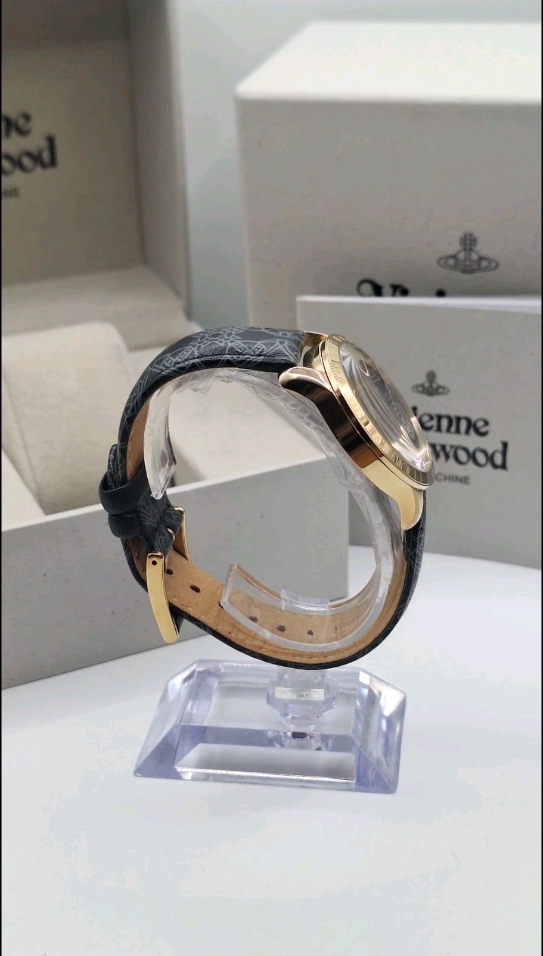 Vivienne Westwood Berkeley Womens Black Watch With Leather Strap - VV268GDBK