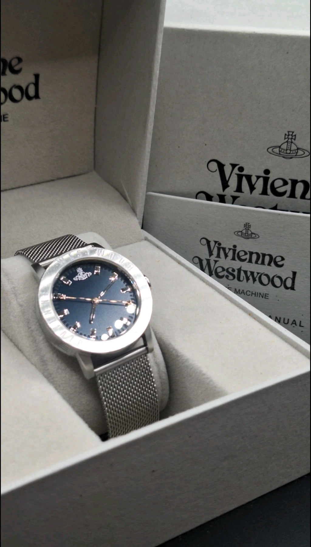Vivienne Westwood Warwick Ladies Silver Watch With Adjustable Strap VV213DBLSLMH