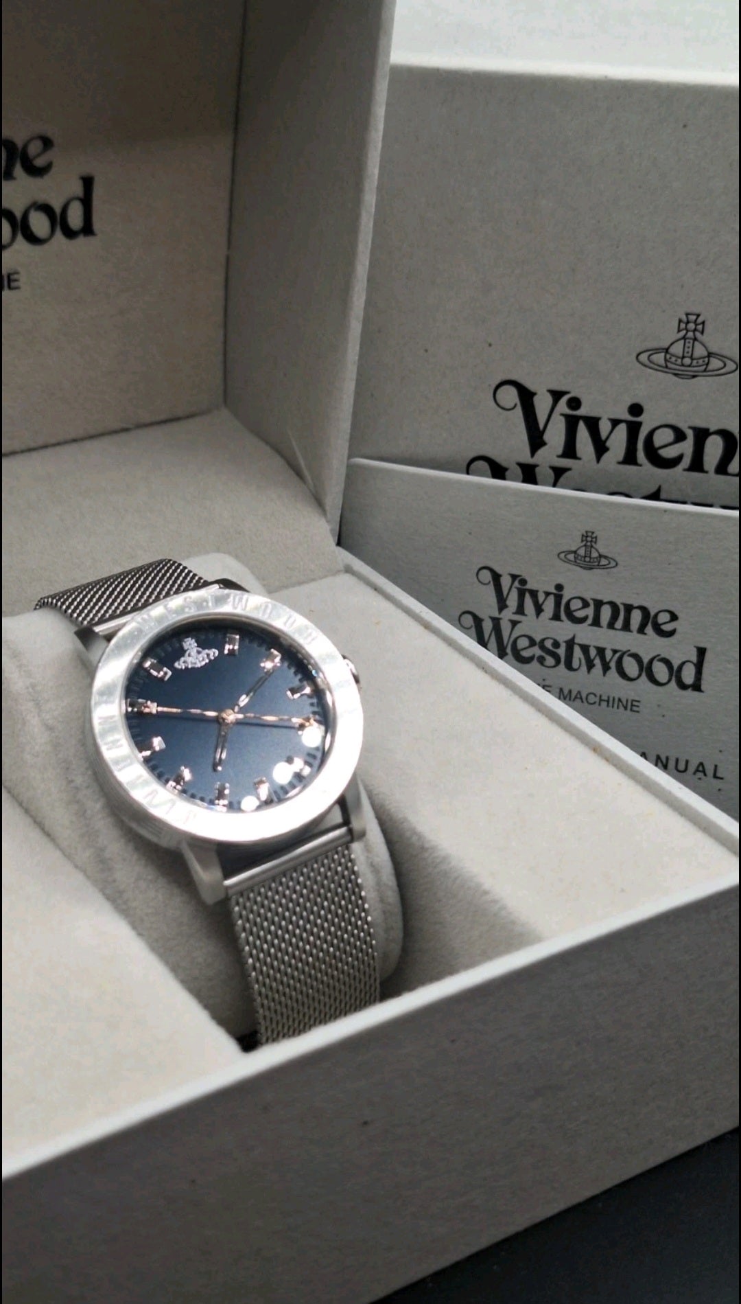 Vivienne Westwood Warwick Ladies Silver Watch With Adjustable Strap VV213DBLSLMH